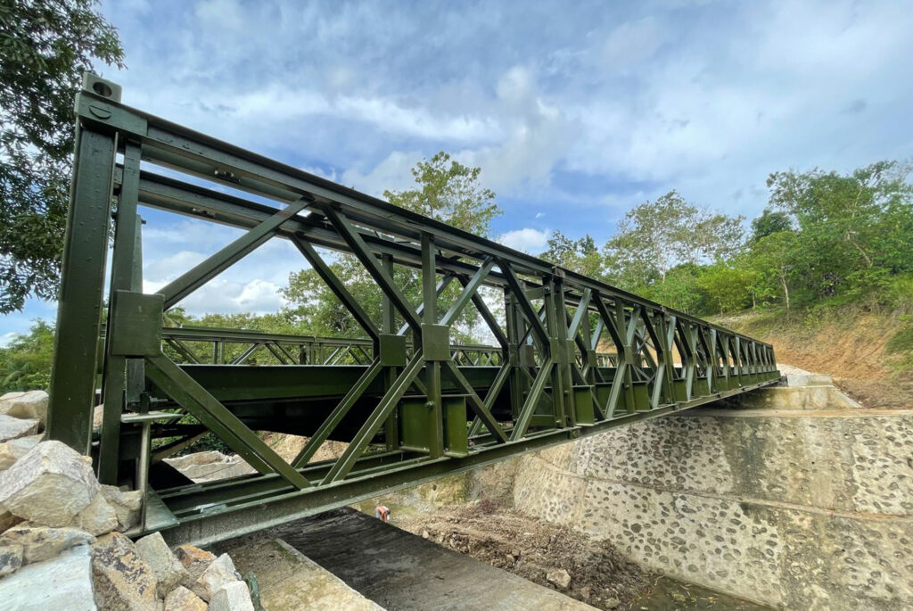 Pre-fabricated bailey steel bridge